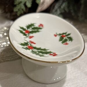 Vintage Bathroom Porcelain Soap Dish with Holly Branch Design